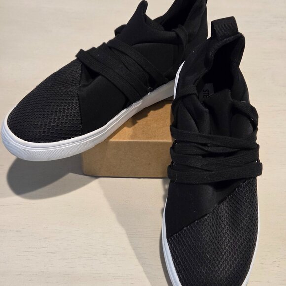 Steve Madden Lancer Tennis Shoe - Picture 1 of 3